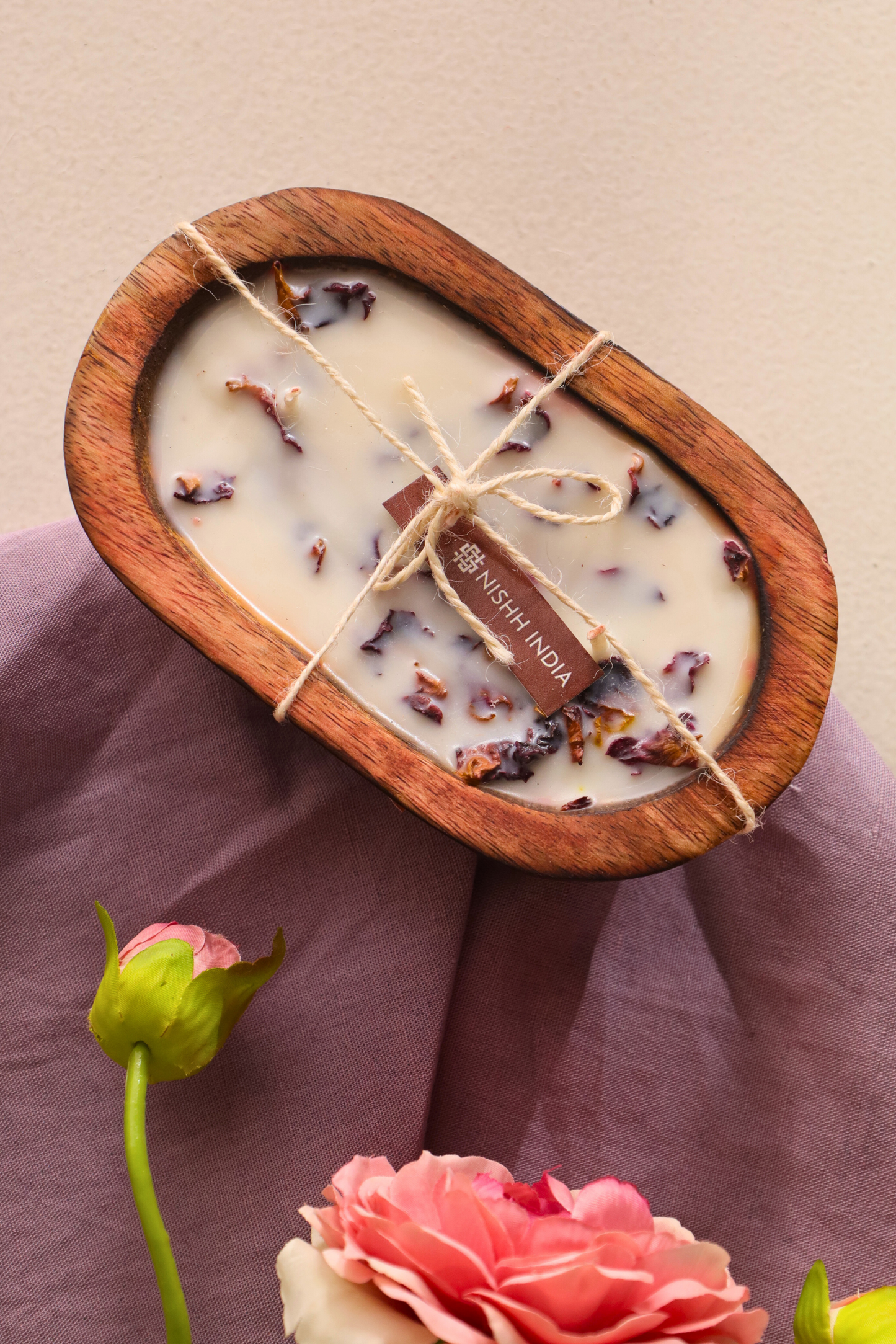 SCARLET | Handcrafted Wooden Boat Scented Candle with Rose Petals