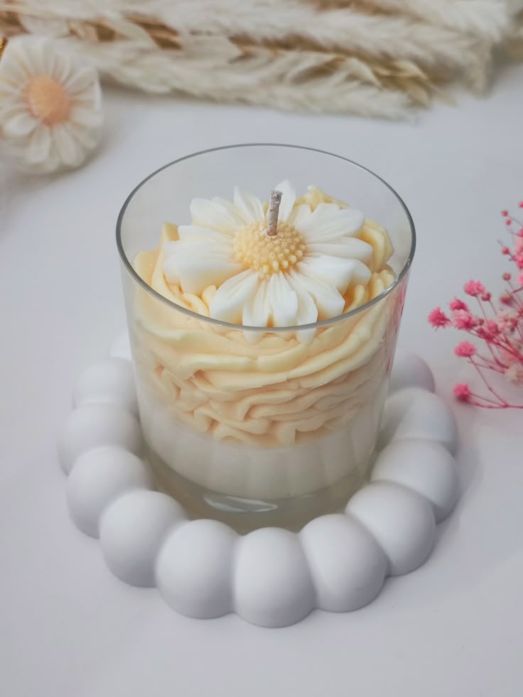 DAISY DREAMS | Handcrafted Frosted Scented Candle