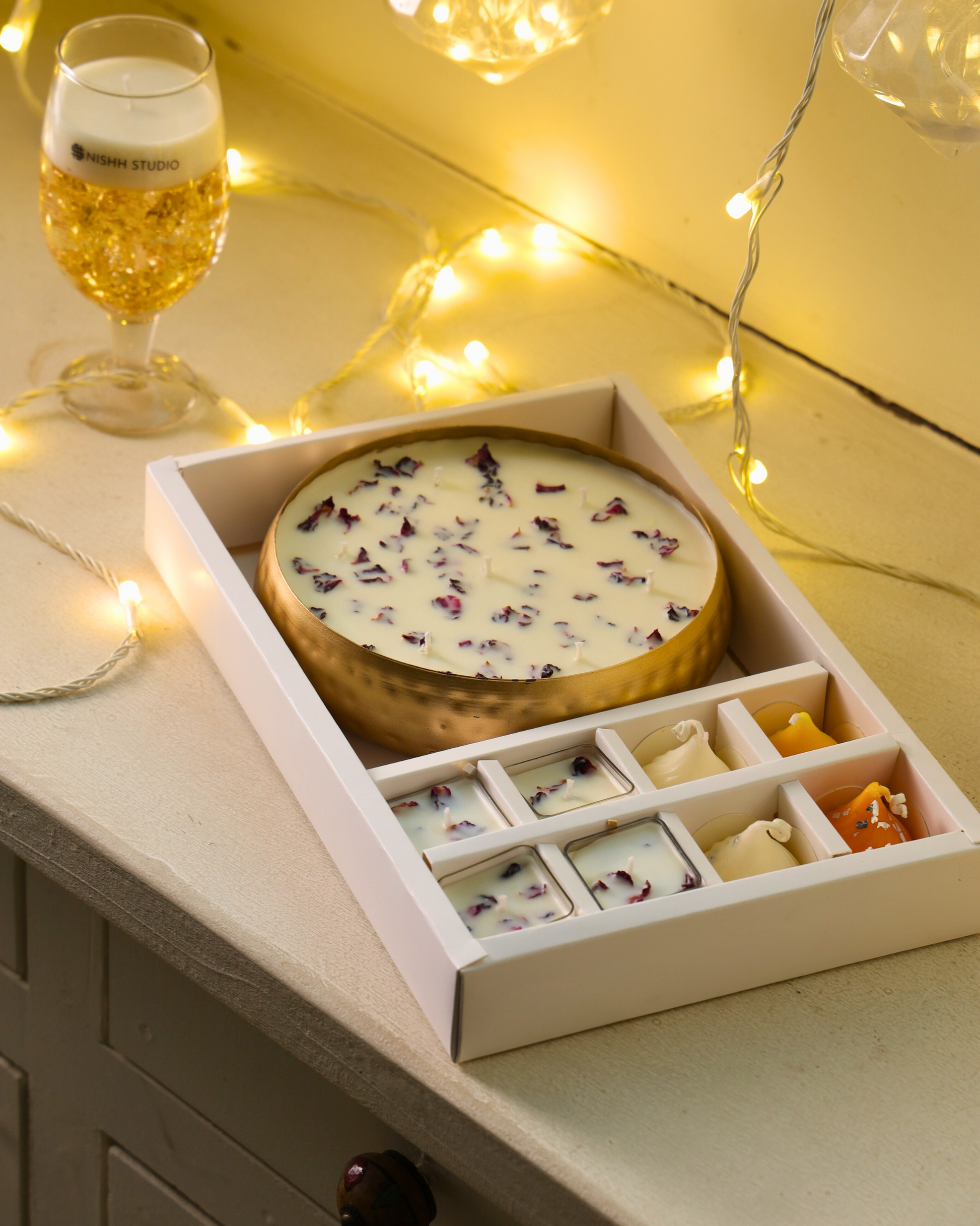 Large 7-inch round urli candle – centerpiece of Gulpatra Luxe Gift Hamper, handcrafted for Diwali décor.