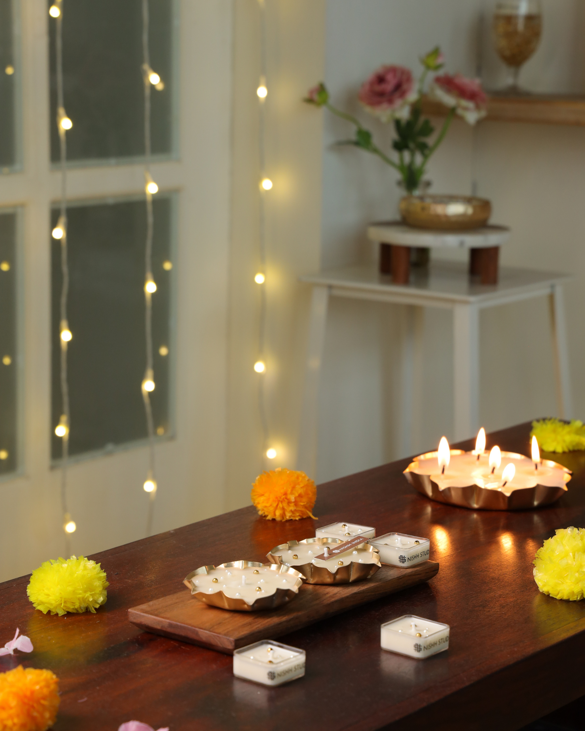 Gulpatra Lotus Petal Urli Candle – handcrafted 3.5 inch soy wax festive décor.