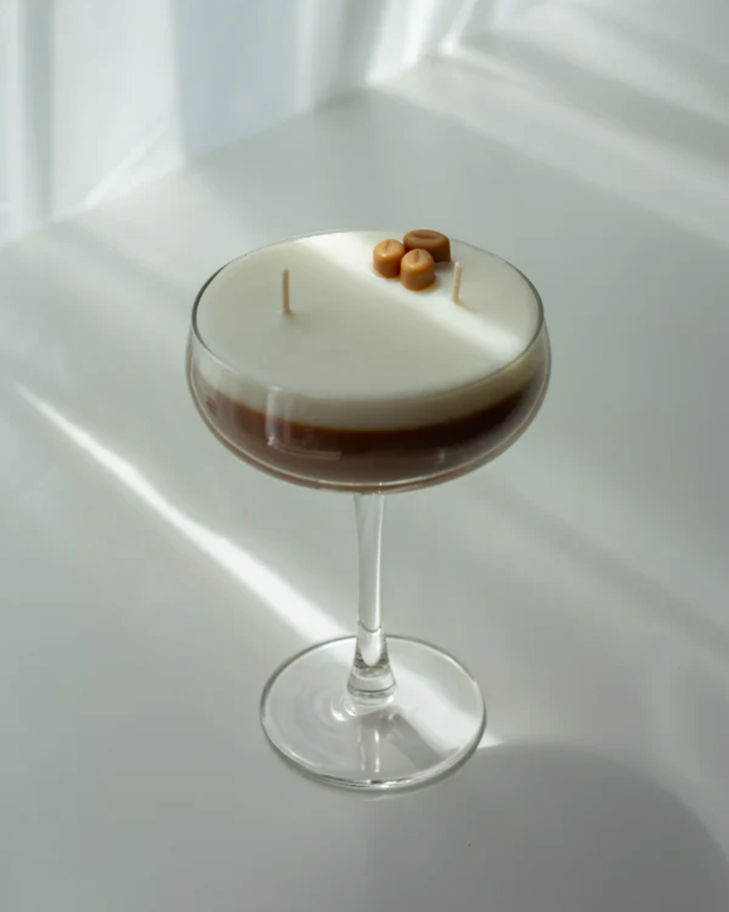 Luxury coffee scented candle with Espresso Martini design – perfect gift for coffee lovers